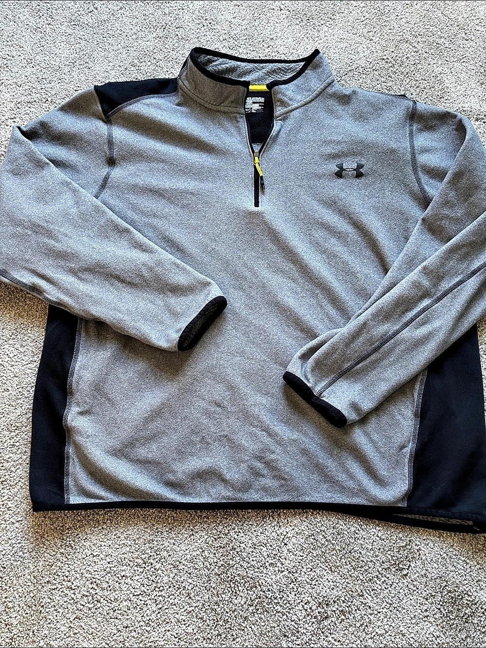 Under Armour COLDGEAR Men's Gray & Black Quarter Zip Pullover